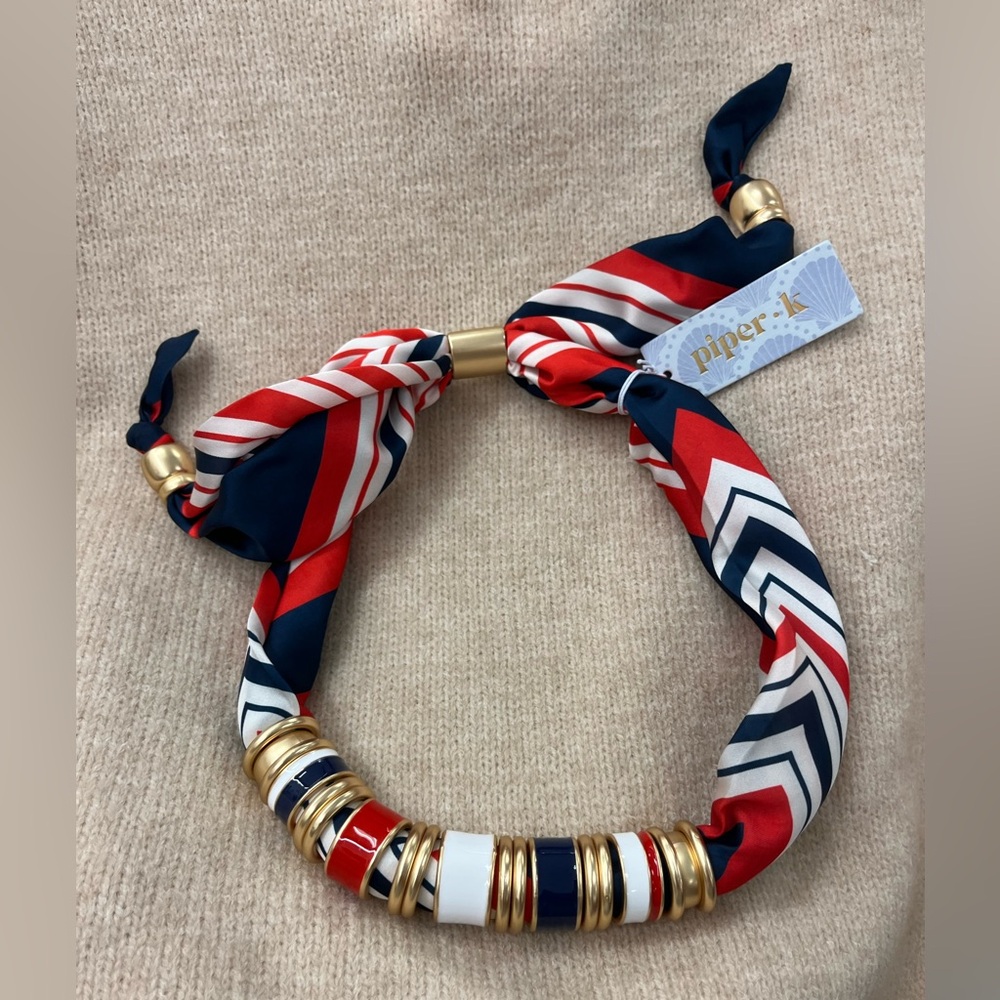 NWT โ๏ธโฅ๏ธ๐โ๏ธ Piper K gorgeous red n blue tones adjustable scarf necklace - Picture 11 of 12